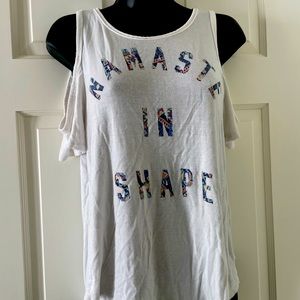 Hollister cold shoulder t-shirt, cute logo